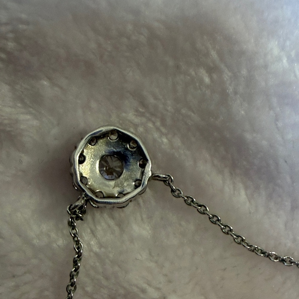Dazzling Clear Crystal Cluster Silver Toned Pendant Necklace - Picture 5 of 9